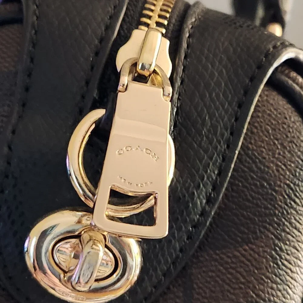 Coach Euc Signature Mini Bennett Shoulder Bag